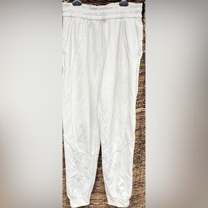 Lululemon‎ Athletica Cream Joggers- Size: 2, Pre-Owned